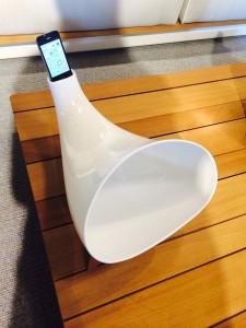 This thing is also very clever. It´s a loudspeaker who works without any power.